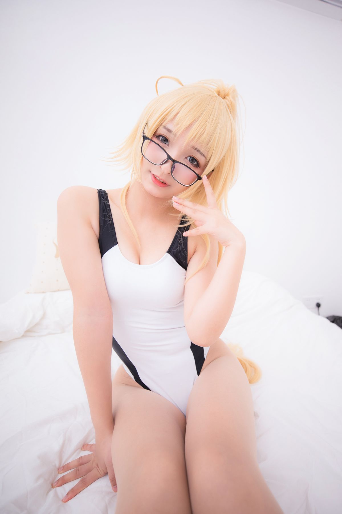 Coser@神楽坂真冬 Vol 036 电子相册 白贞德 Swimingthedrea B 0029 5172989236.jpg