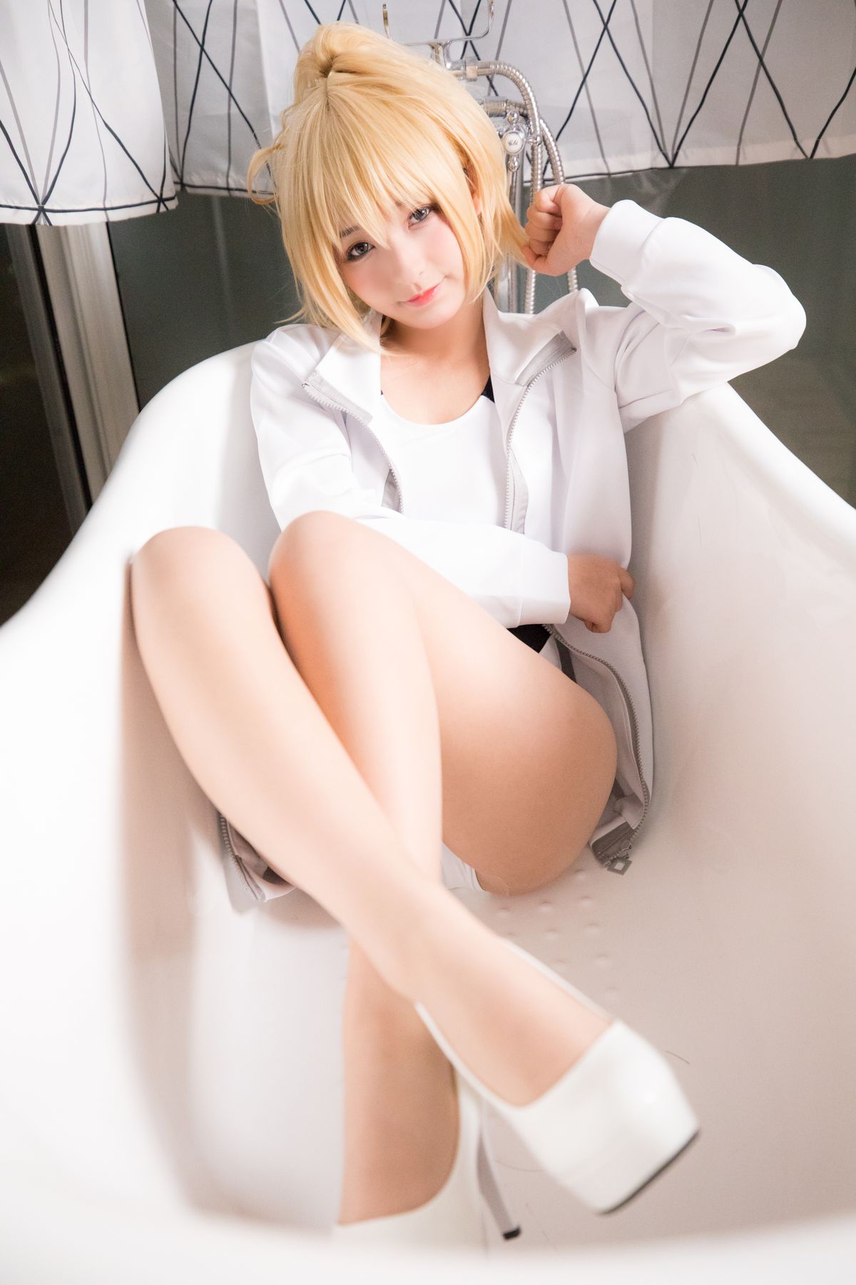 Coser@神楽坂真冬 Vol 036 电子相册 白贞德 Swimingthedrea B 0054 1285467752.jpg