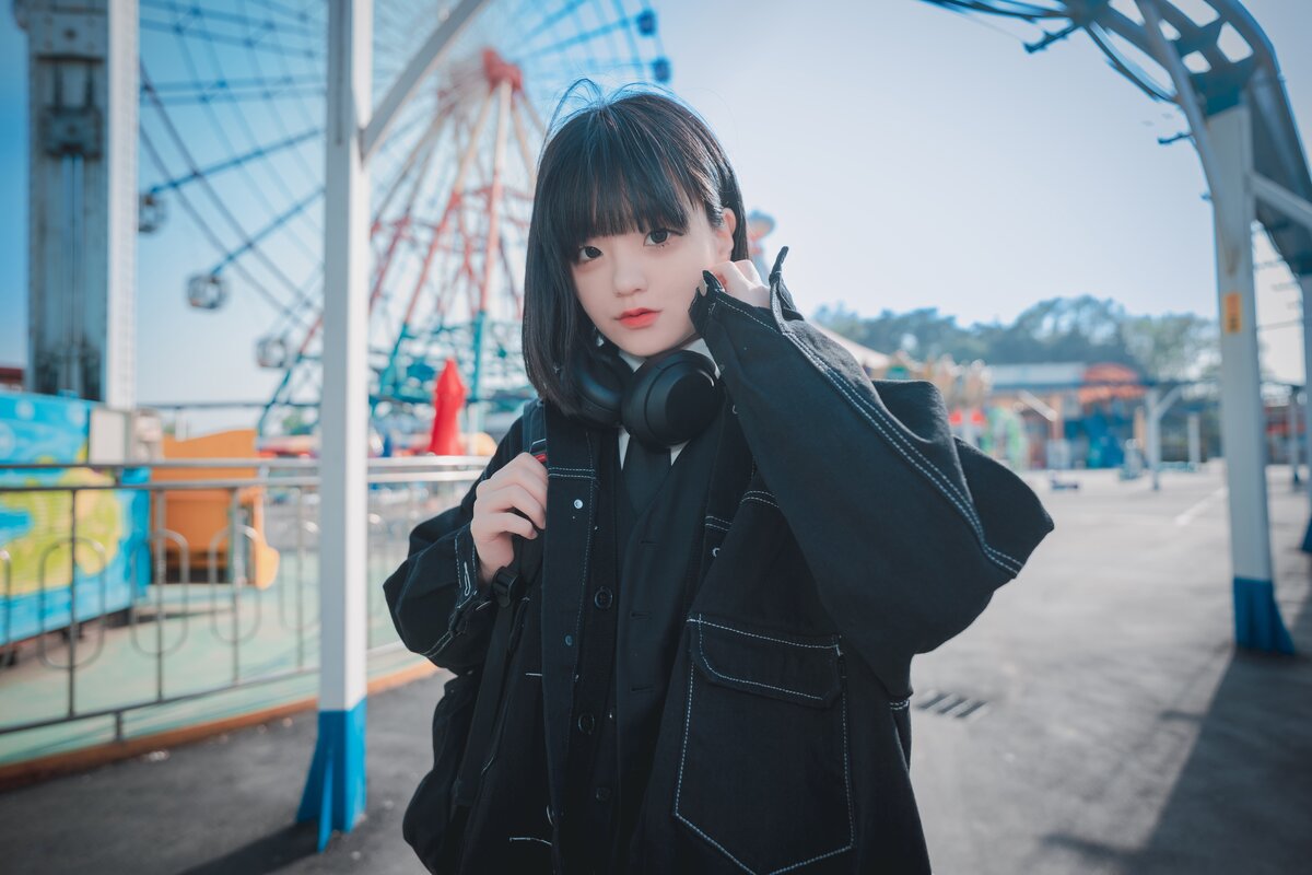 DJAWA Jeong Jenny 정제니 Theme Park Girl A 0001 2117896780.jpg