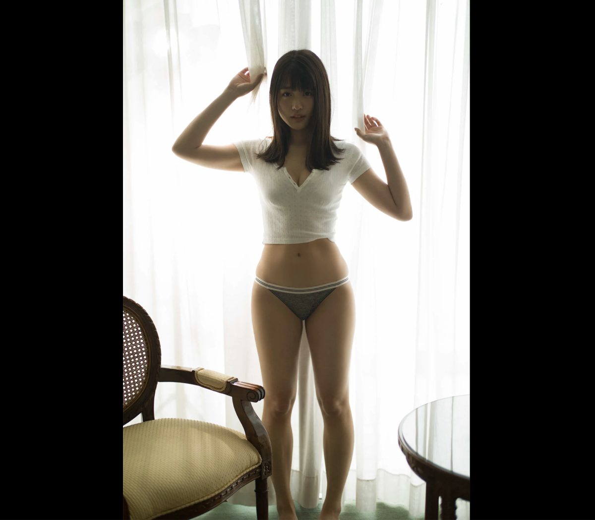 FRIDAY Digital Photobook 2020 11 06 Momoka Ishida 石田桃香 cutie & beauty 005 1087657932.jpg