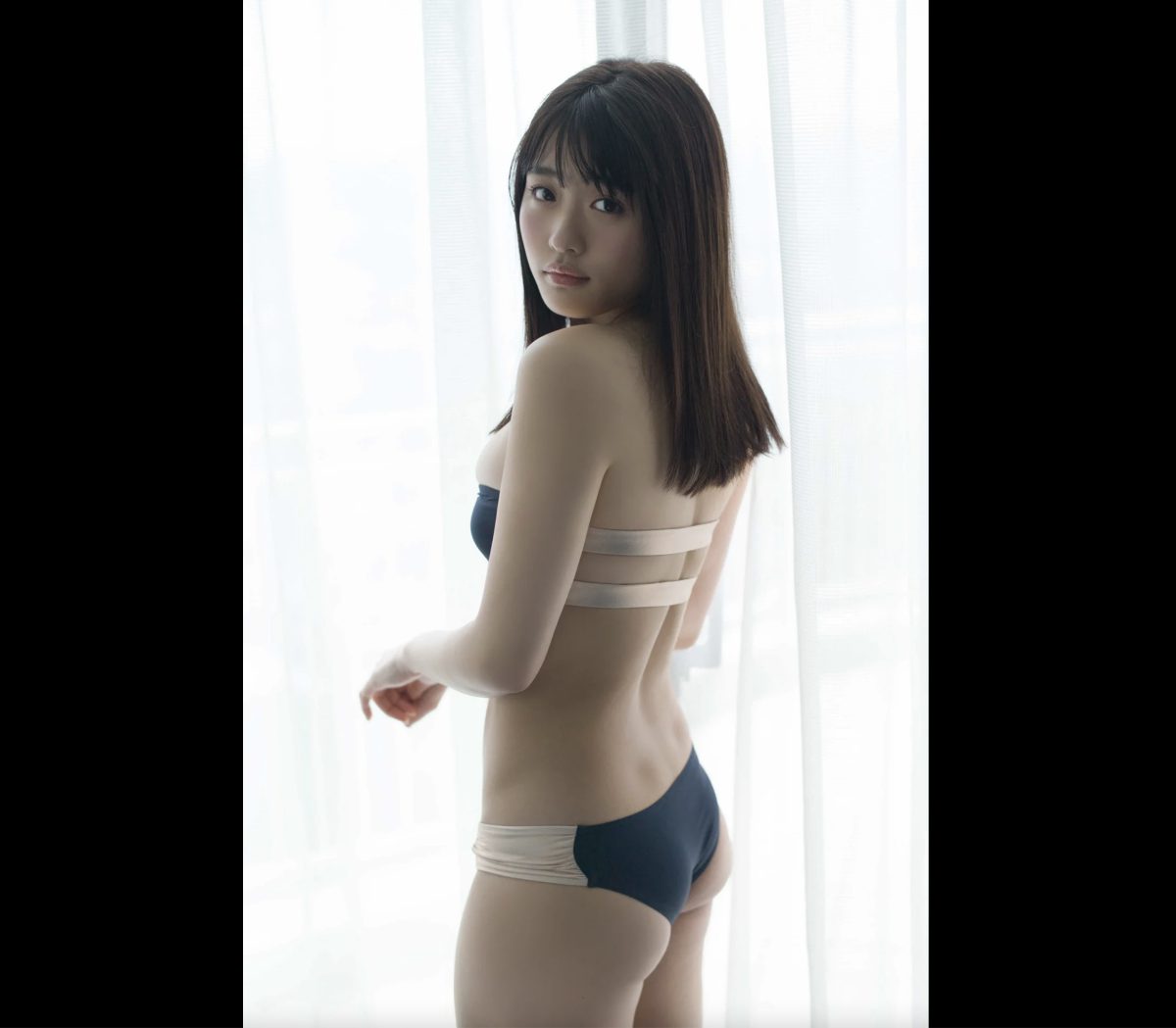 FRIDAY Digital Photobook 2020 11 06 Momoka Ishida 石田桃香 cutie & beauty 049 8554153666.jpg