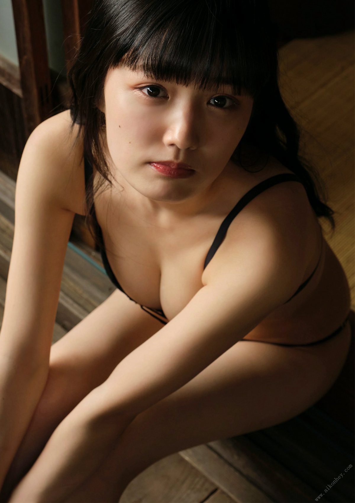 BUBKA Photobook 2021 12 24 Sakura Ando 安藤咲桜 Sakuchin full bloom さくちん、満開。 022 6764454550.jpg