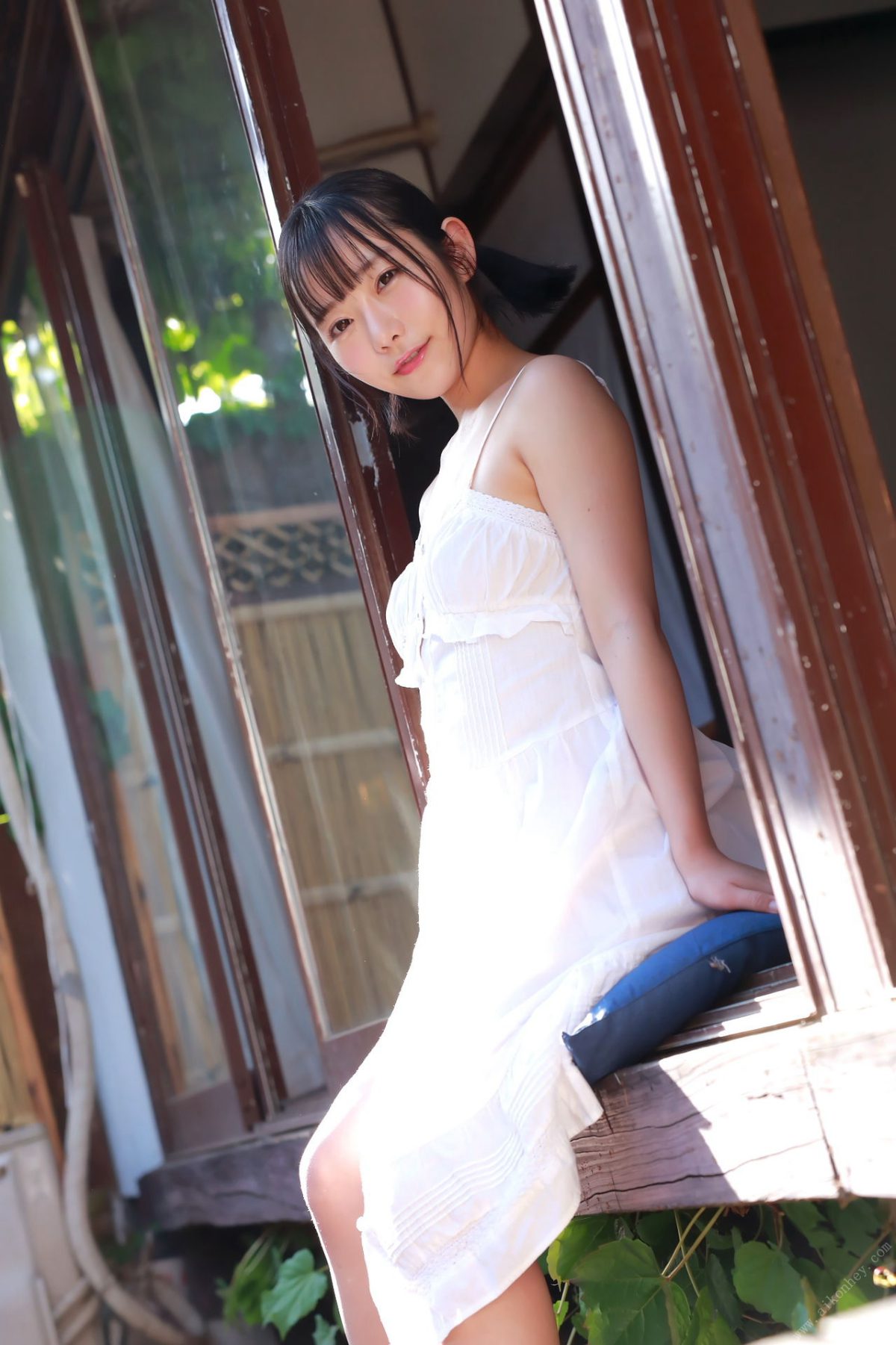 Photobook 2022 04 27 Yui Shirasaka 白坂有以 Born in Tanabata 七夕生まれ 60 1413533642.jpg