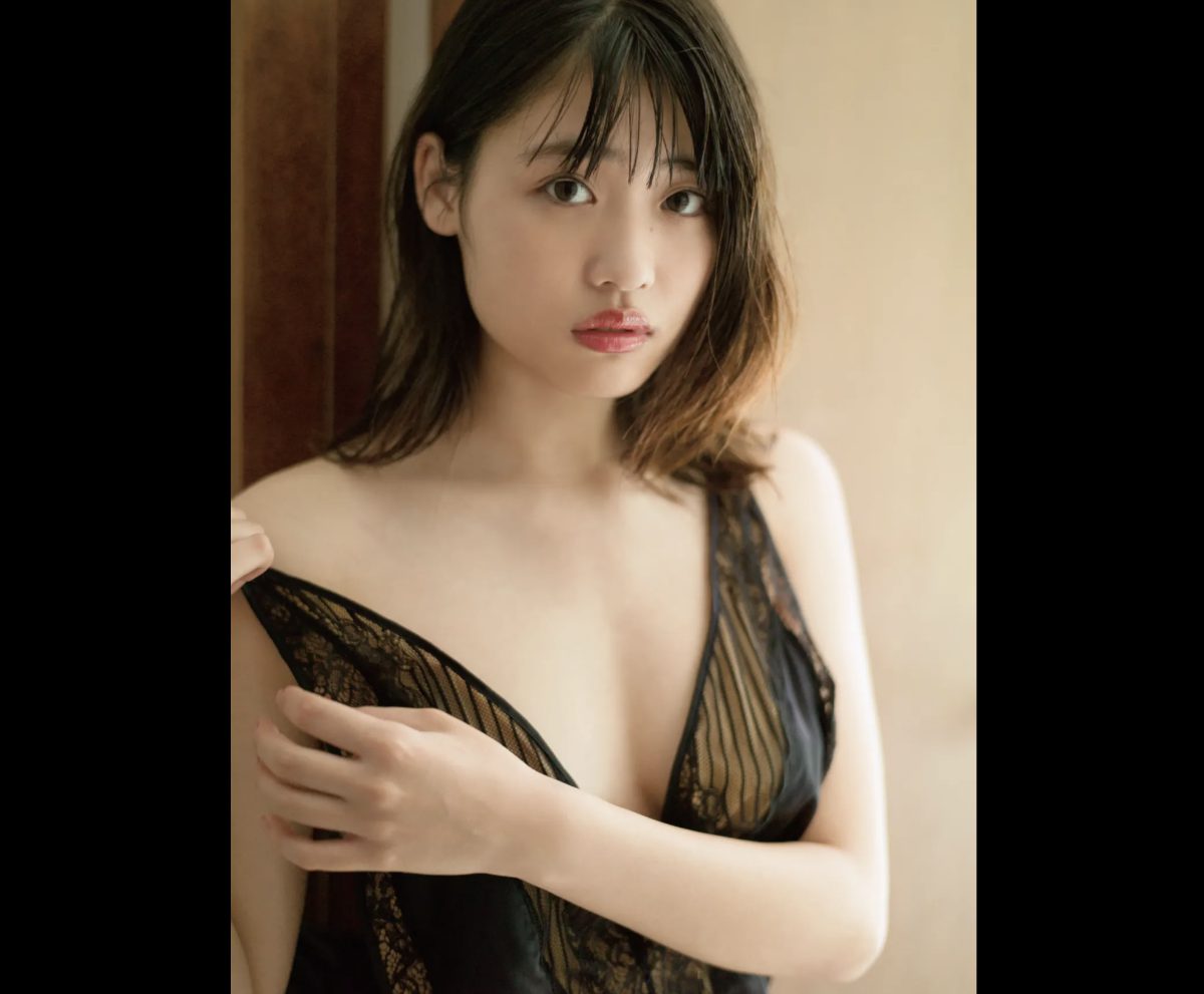 Photobook 2021 02 12 Momoka Ishida 石田桃香 1st Photobook MOMOKA 084 7524709285.jpg