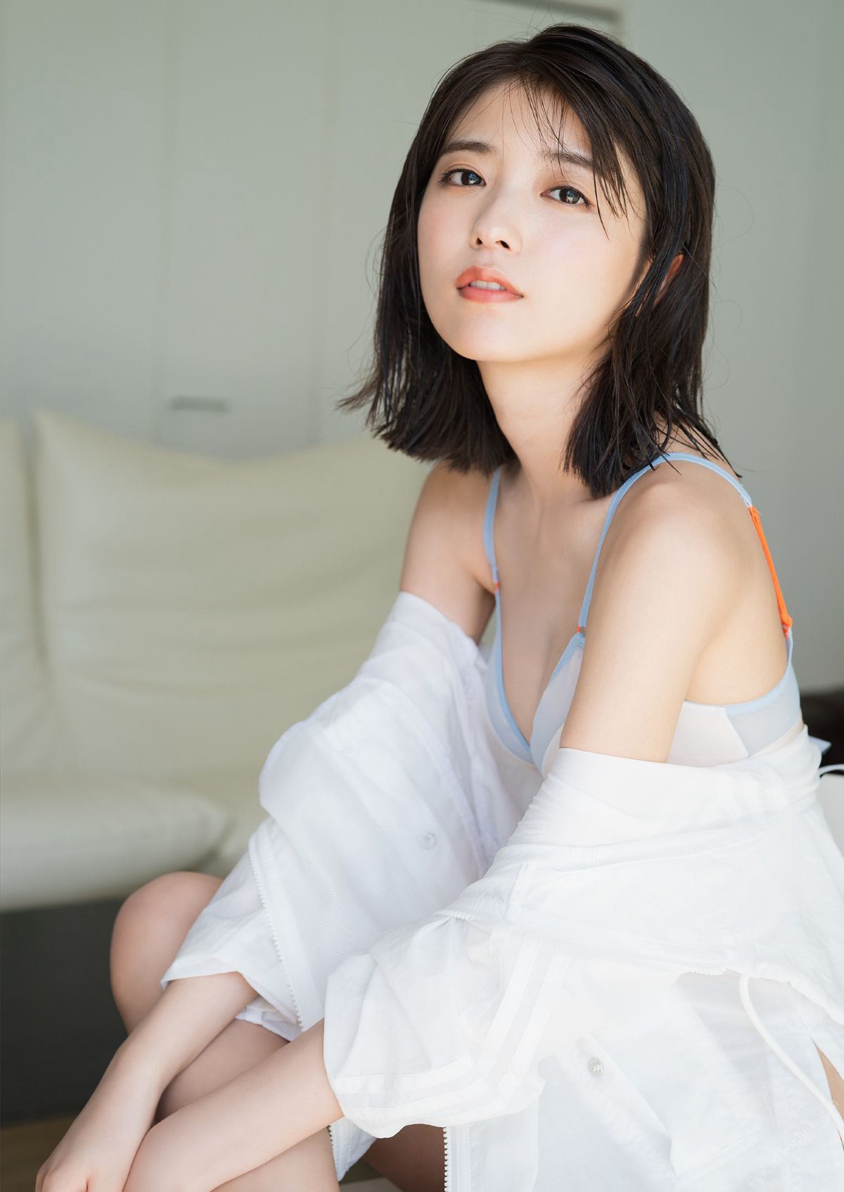 YJ Photobook 2021 09 02 Mio Kudo 工藤美桜 Wonder 不思議 0011 8435392491.jpg