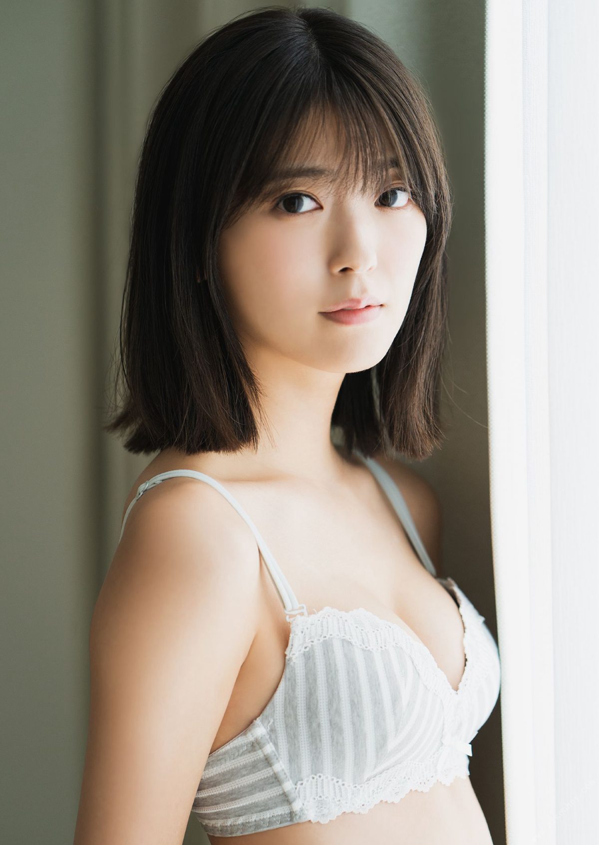 YJ Photobook 2021 09 02 Mio Kudo 工藤美桜 Wonder 不思議 0048 4609516282.jpg