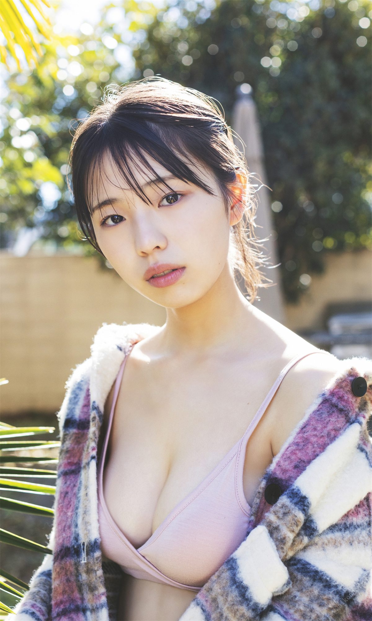 Weekly Photobook 2022 03 14 Hina Kikuchi 菊地姫奈 Harumeku honomeku 春めく、ほのめく 0003 8777668659.jpg