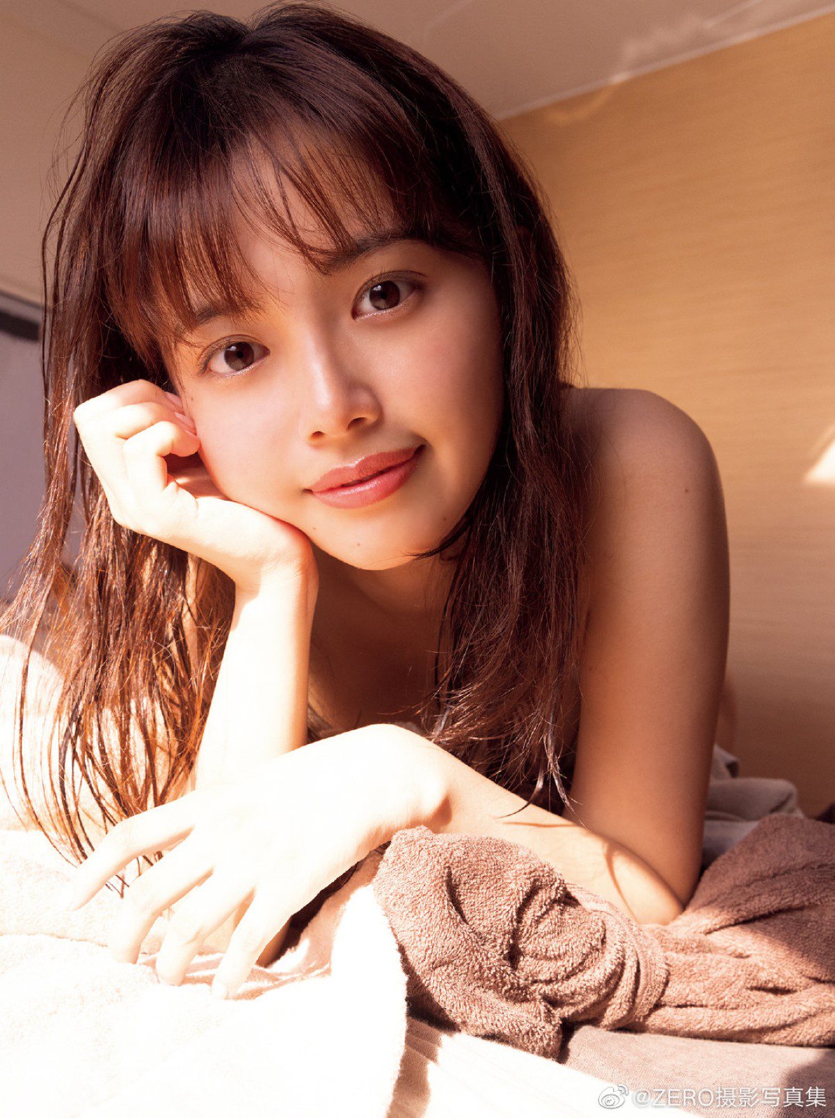 Photobook 森 日菜美 1st写真集 もりだくさん A 0029 1836261694.jpg