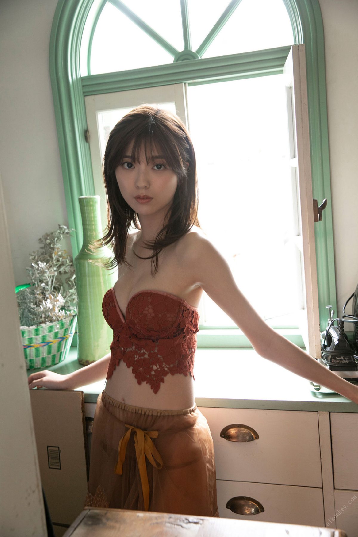 FRIDAY Digital Photobook 2021 06 23 Mio Kudo 工藤美桜 Blooms in adult color オトナ色に咲く B 00116 1506093987.jpg