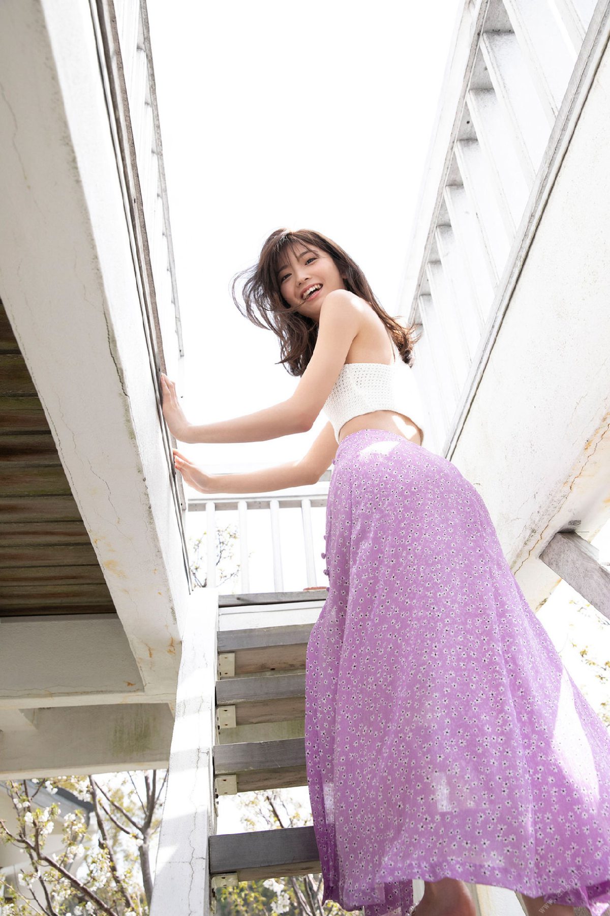 FRIDAY Digital Photobook 2021 06 23 Mio Kudo 工藤美桜 Blooms in adult color オトナ色に咲く B 0078 7747577642.jpg