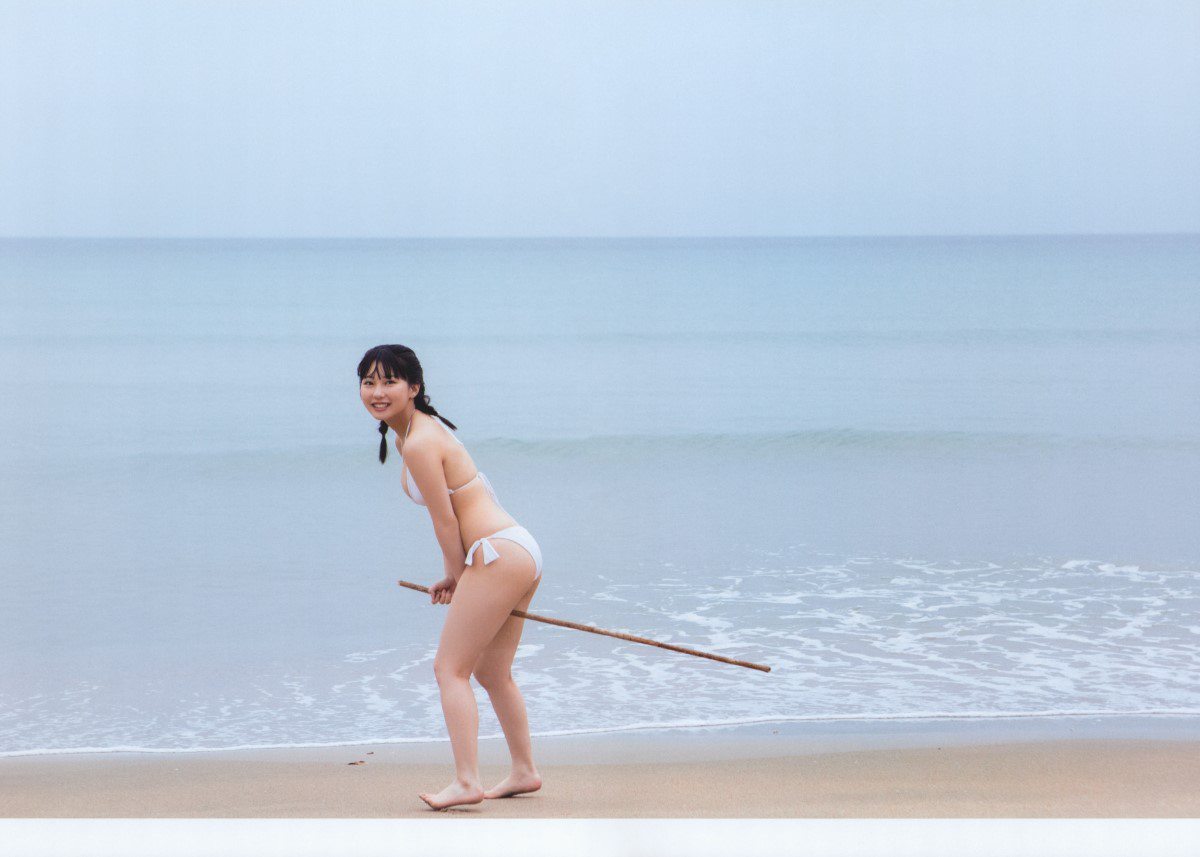 Photobook 2021 09 12 Miku Tanaka 田中美久 1st Photobook 12 Girl 12少女 00012 013 Double Page 9702561651.jpg