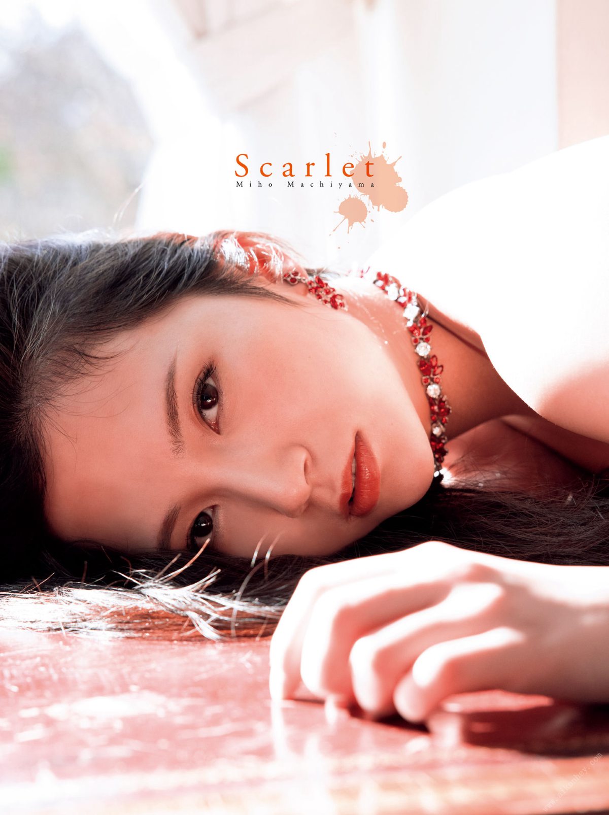 Photobook 2021 03 10 Miho Machiyama 街山みほ Scarlet 00005 4356096472.jpg