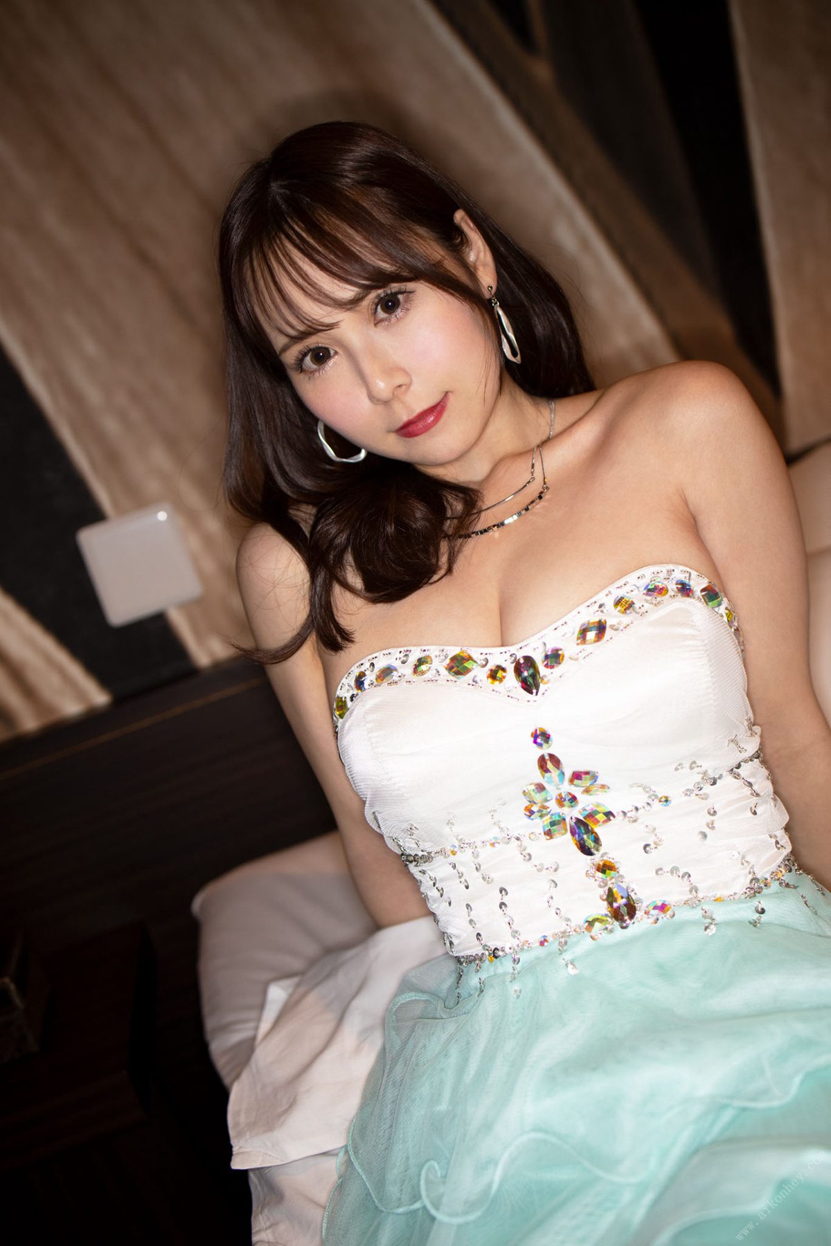 Photobook 2021 02 05 Minamo Nagase 永瀬みなも Reborn 00109 7720043595.jpg