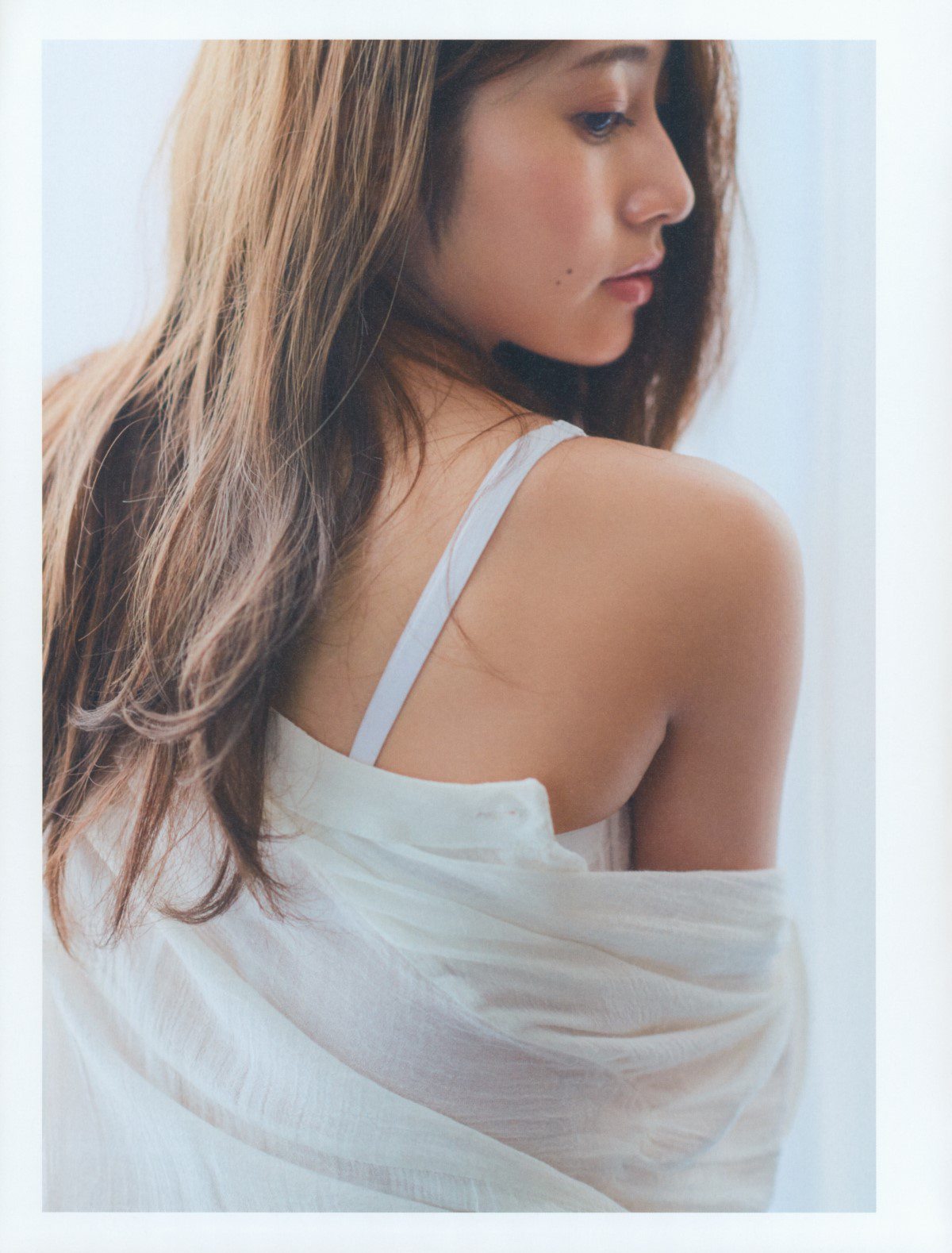 Photobook 2019 11 26 桜井玲香2nd写真集 視線 A 00075 1038298042.jpg