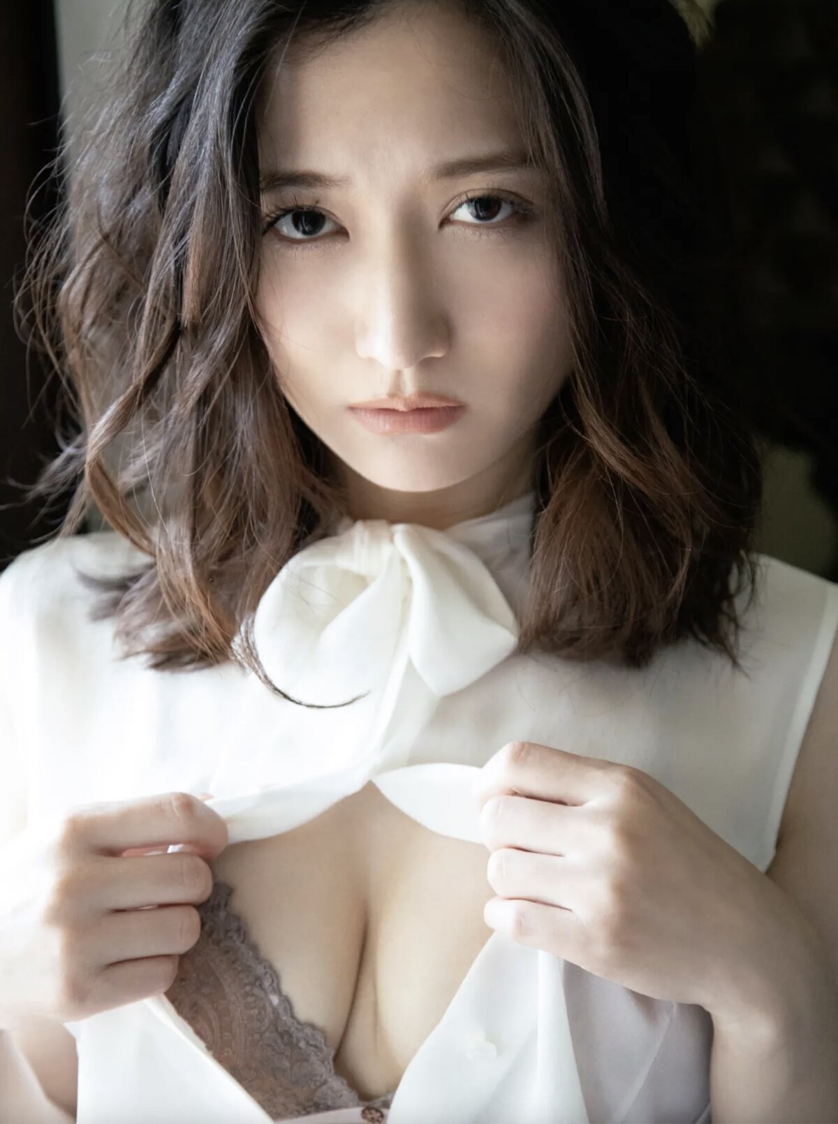 Photobook Kaede Shimizu 清水楓 Emerge As 0025 9994246536.jpg