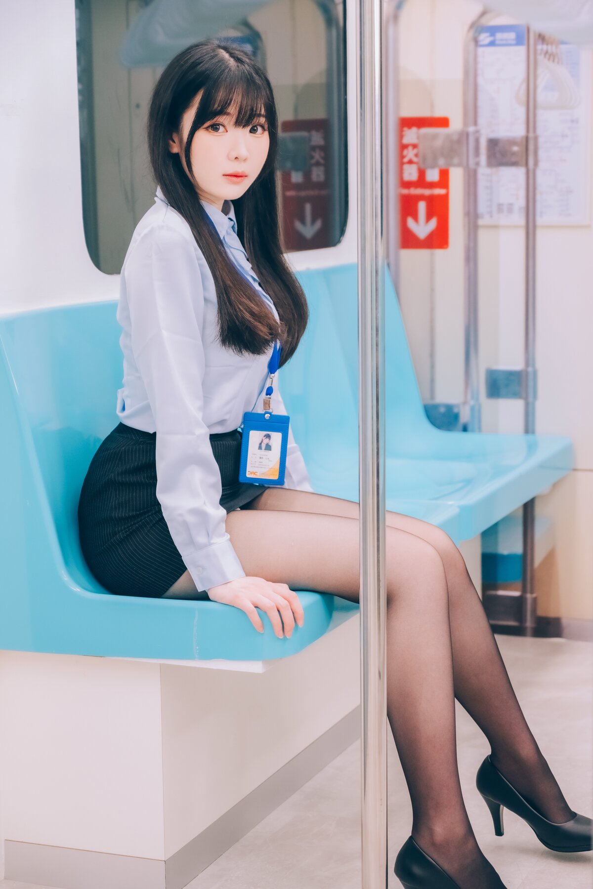 DL Version Photo Collection Shimo chan しもちゃんの Crush Train A 0001 7498675927.jpg