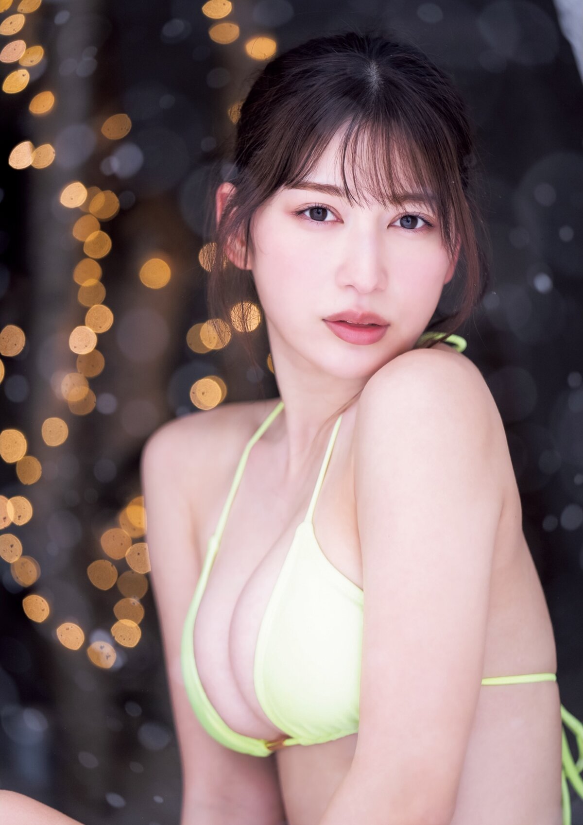 Photobook 2022 04 19 Risa Yukihira 雪平莉左 First Photobook 1st Photobook Torokeru A 0010 2257286225.jpg