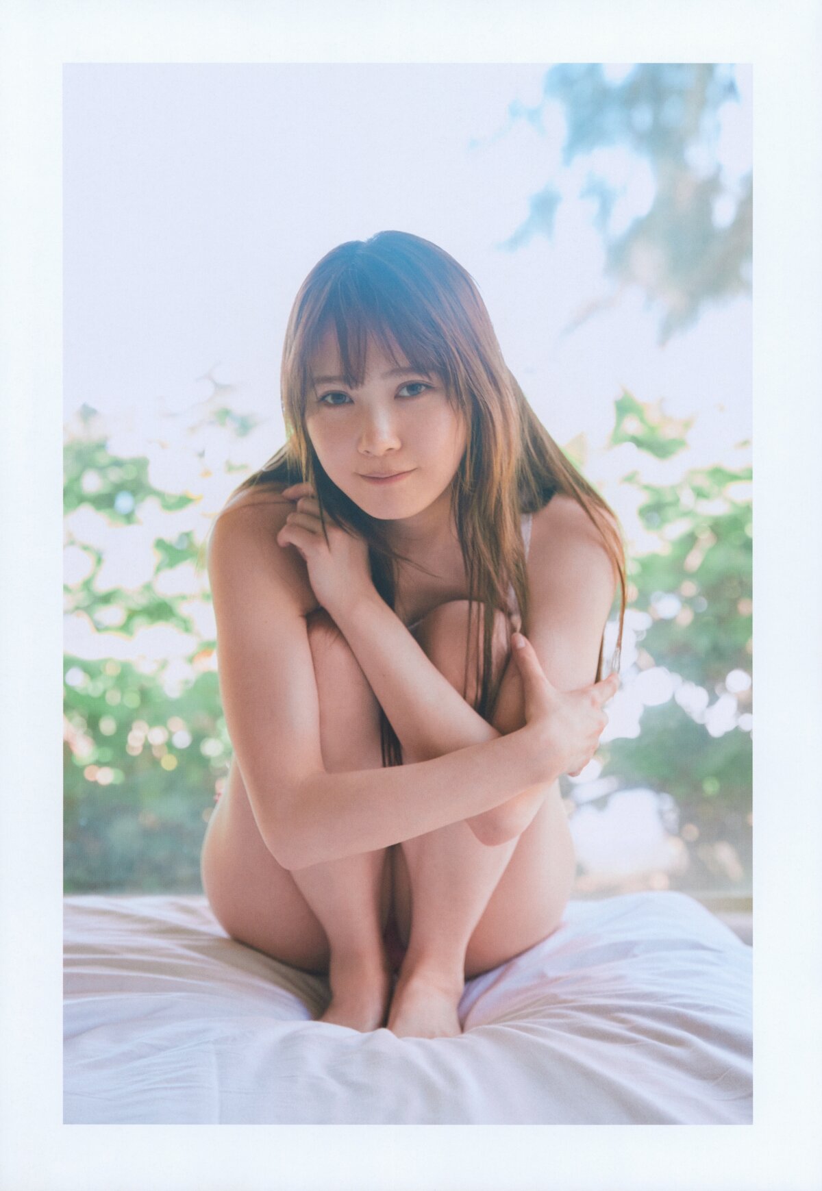 Photobook 2023 06 20 Hinatazaka46 Shiho Kato 加藤史帆 1st Photo Book I Want To See You A 0044 2556400320.jpg