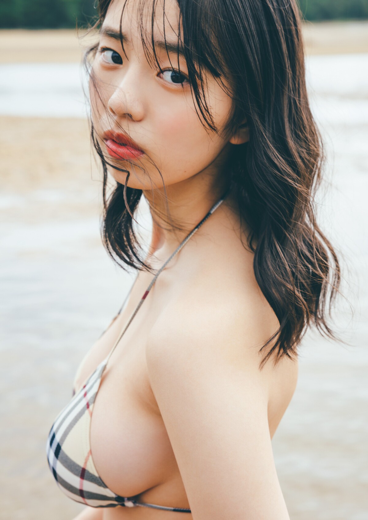 Photobook Hina Kikuchi 菊地姫奈 Photobook Moment A 0040 6159464293.jpg