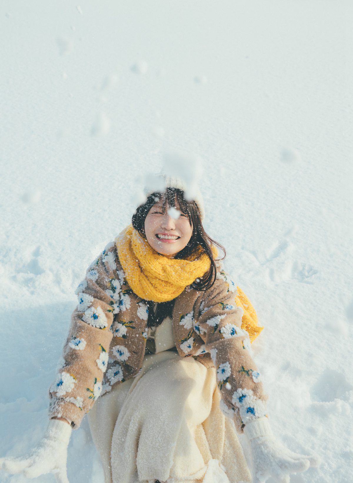 Photobook 松下玲緒菜2nd写真集 in the seasons 0161 4906227999.jpg