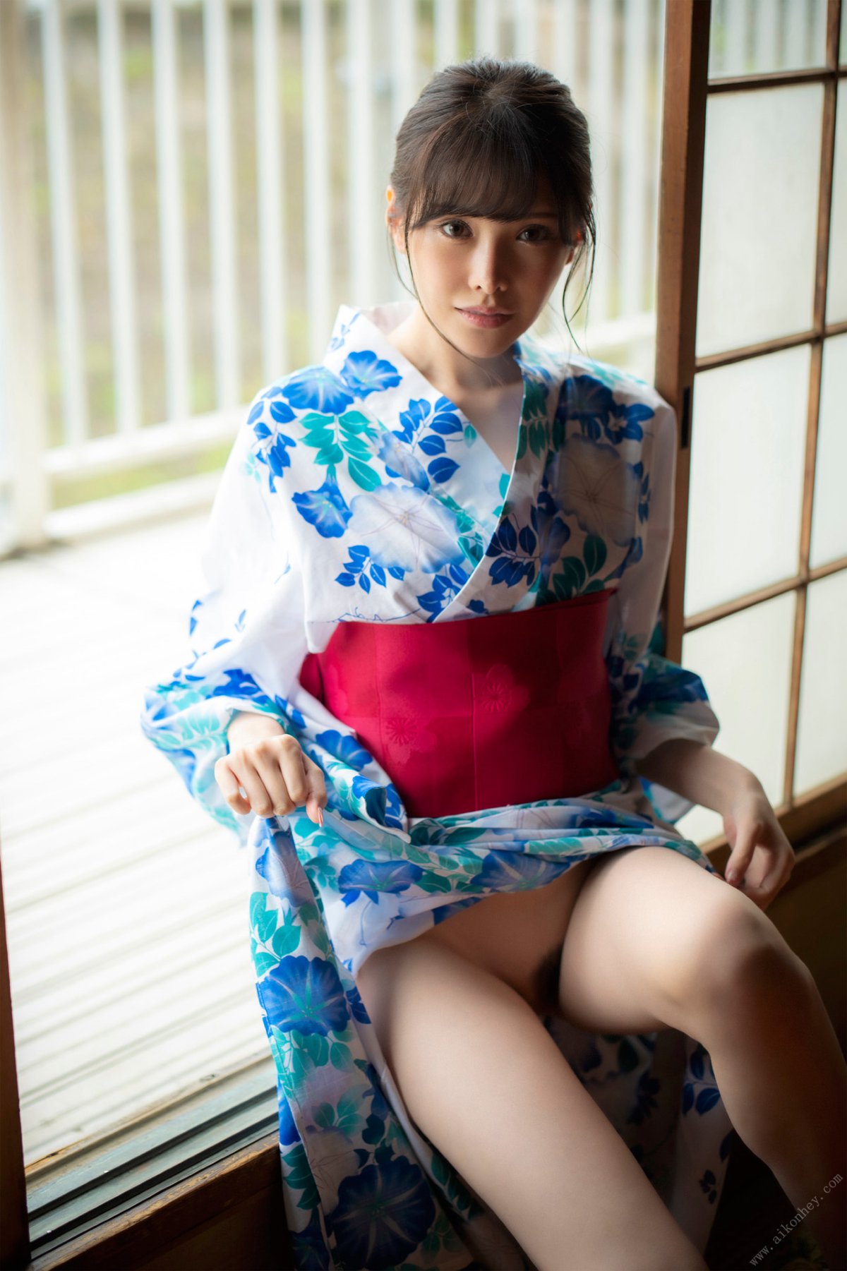 Weekly Gendai Photobook Arina Hashimoto 橋本ありな Sister next door 隣のお姉さん 2022 07 20 0063 1085073812.jpg