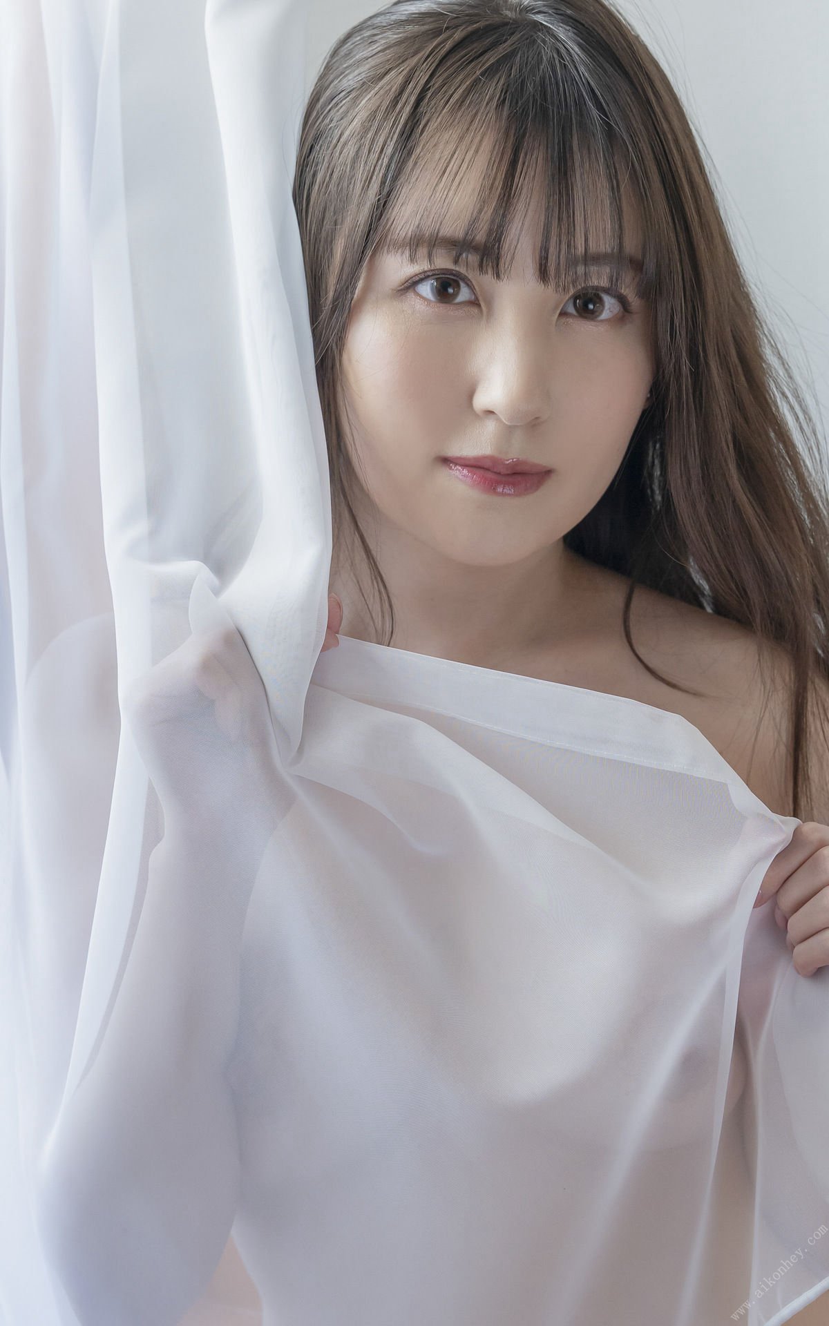 Photobook Aina Misaki 岬愛奈 Ill show them all to you Ver 2 見せてあげる Ver 2 2022 07 14 B 0096 1712861497.jpg