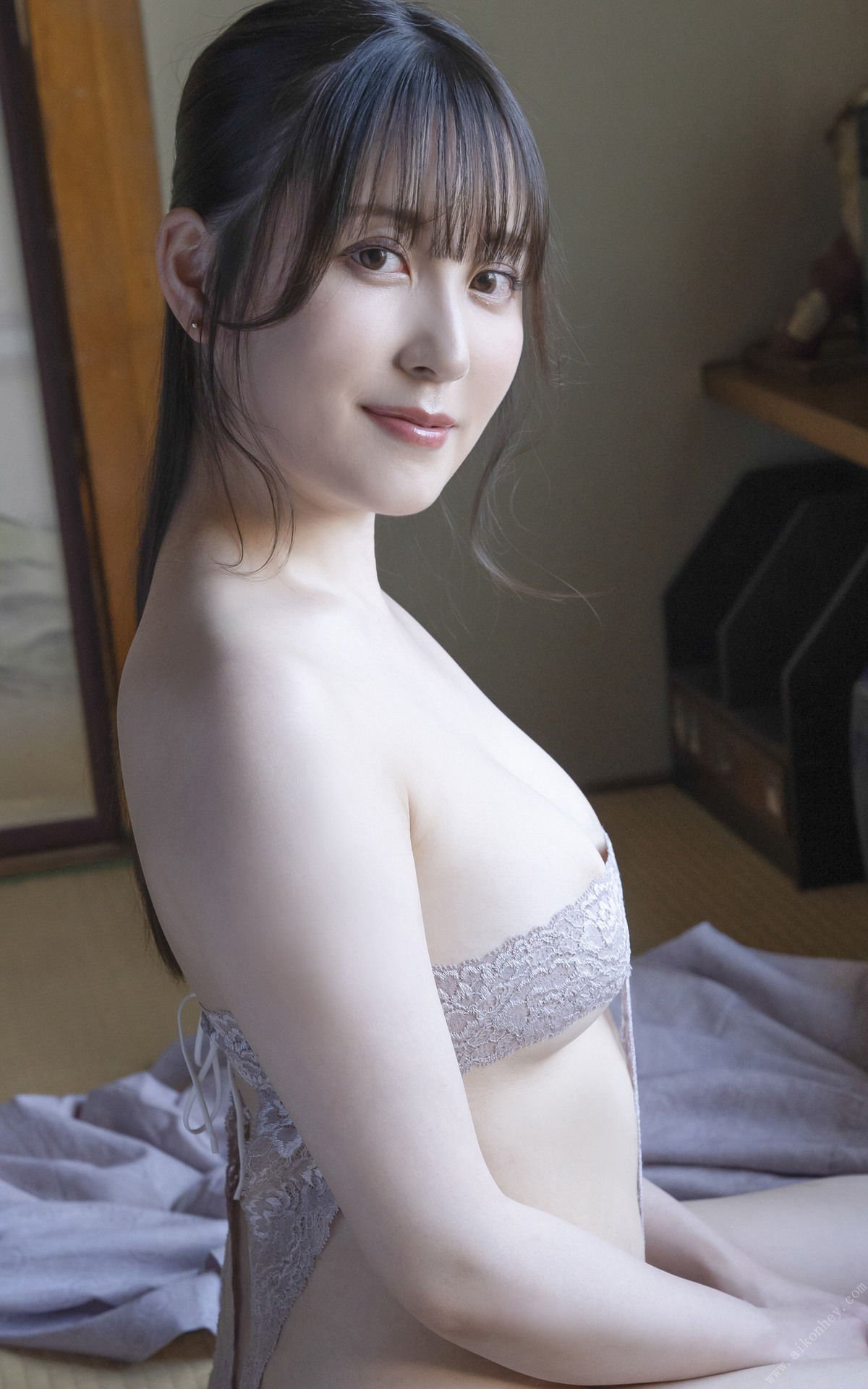 Photobook Aina Misaki 岬愛奈 Ill show them all to you Ver 2 見せてあげる Ver 2 2022 07 14 A 0077 0778381130.jpg