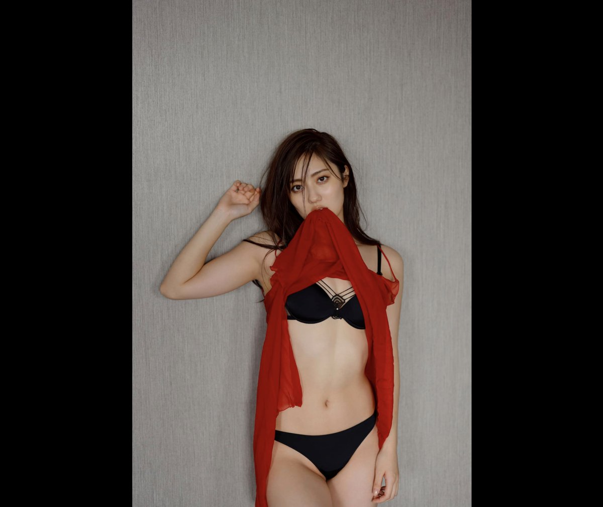 FRIDAY Digital Photobook Kazusa Okuyama 奥山かずさ Secret meeting suite room 密会スイートルーム 2021 03 12 0029 9599801982.jpg