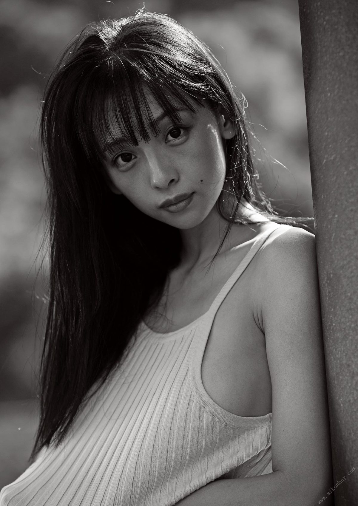 Monthly Photobook Asuka Hanamura 華村あすか Now 今 2022 02 05 0007 8739174717.jpg