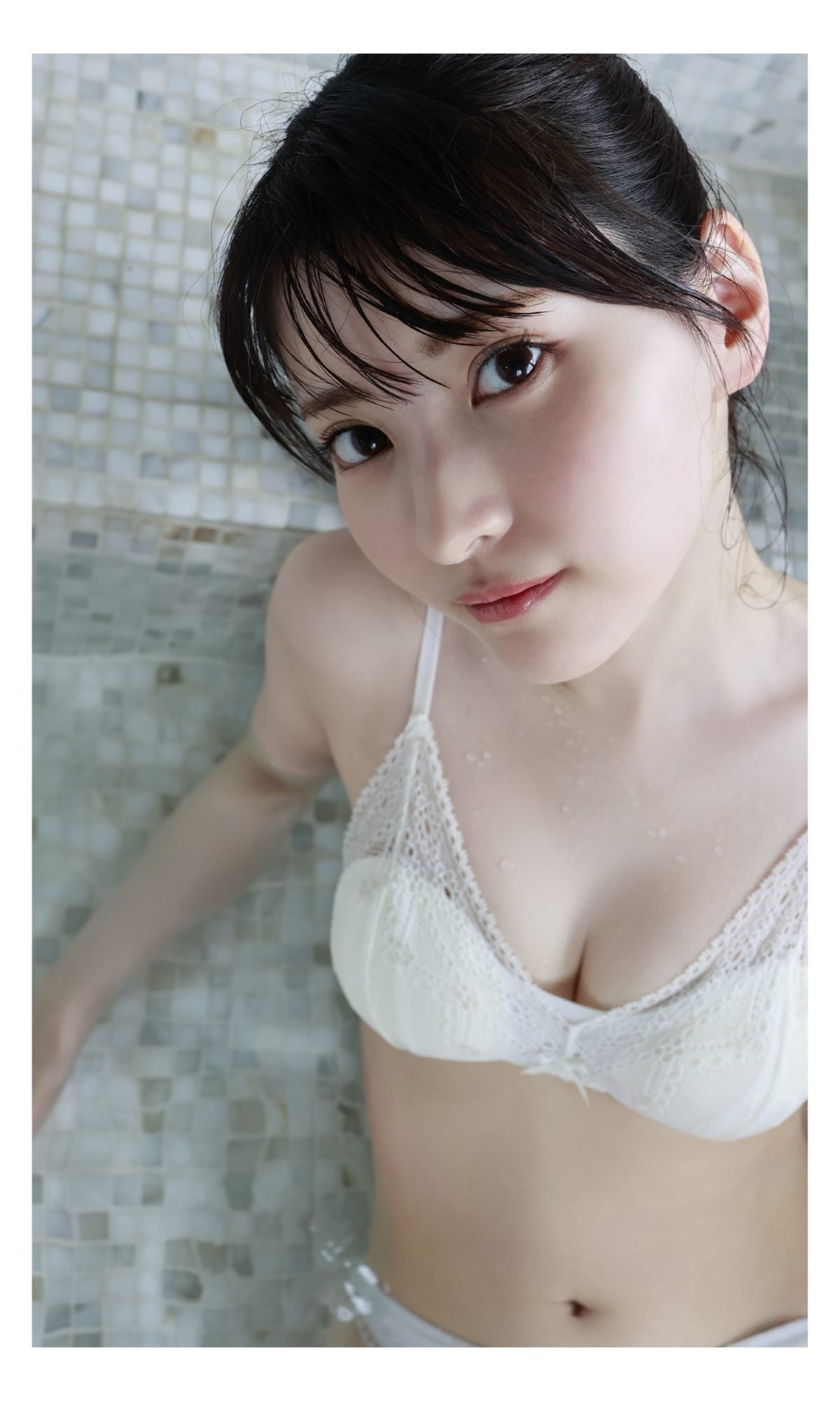 Weekly Photobook Rui Takanashi 小鳥遊るい Tickle くすぐる 2022 07 04 0045 0656203098.jpg