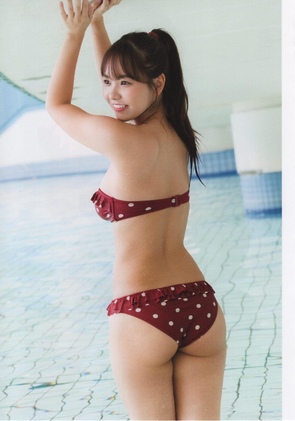 Photobook NMB48本郷柚巴1st写真集 美しい果実 0021 3130715210.jpg