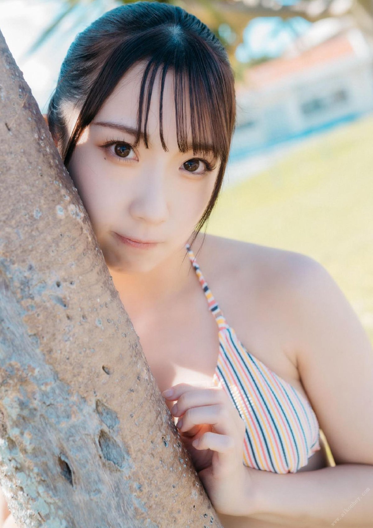 Photobook Momo Taiga 大河もも Vibrant  2021 12 28 B 0007 8178947020.jpg