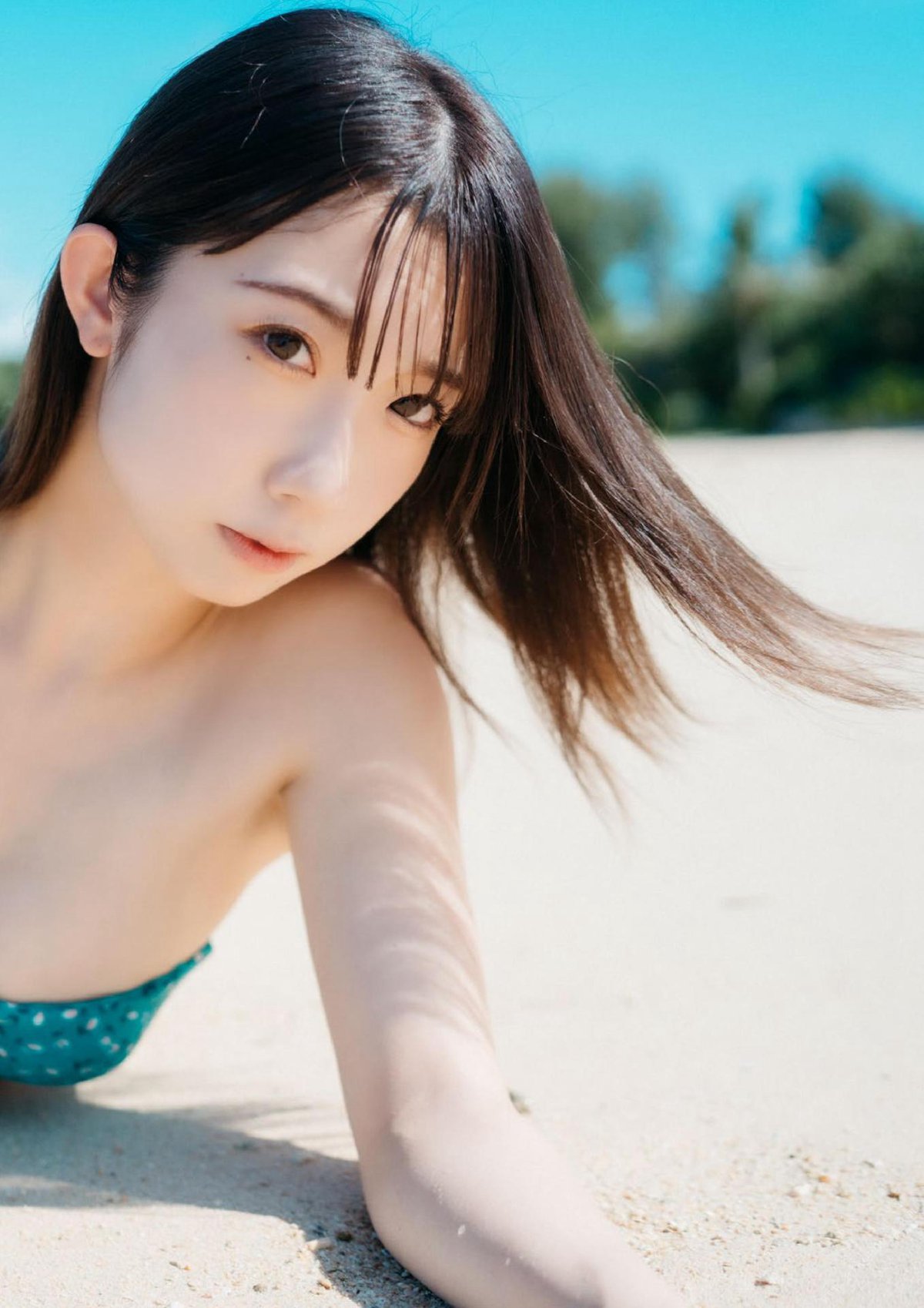 Photobook Momo Taiga 大河もも Vibrant  2021 12 28 A 0038 3499805919.jpg