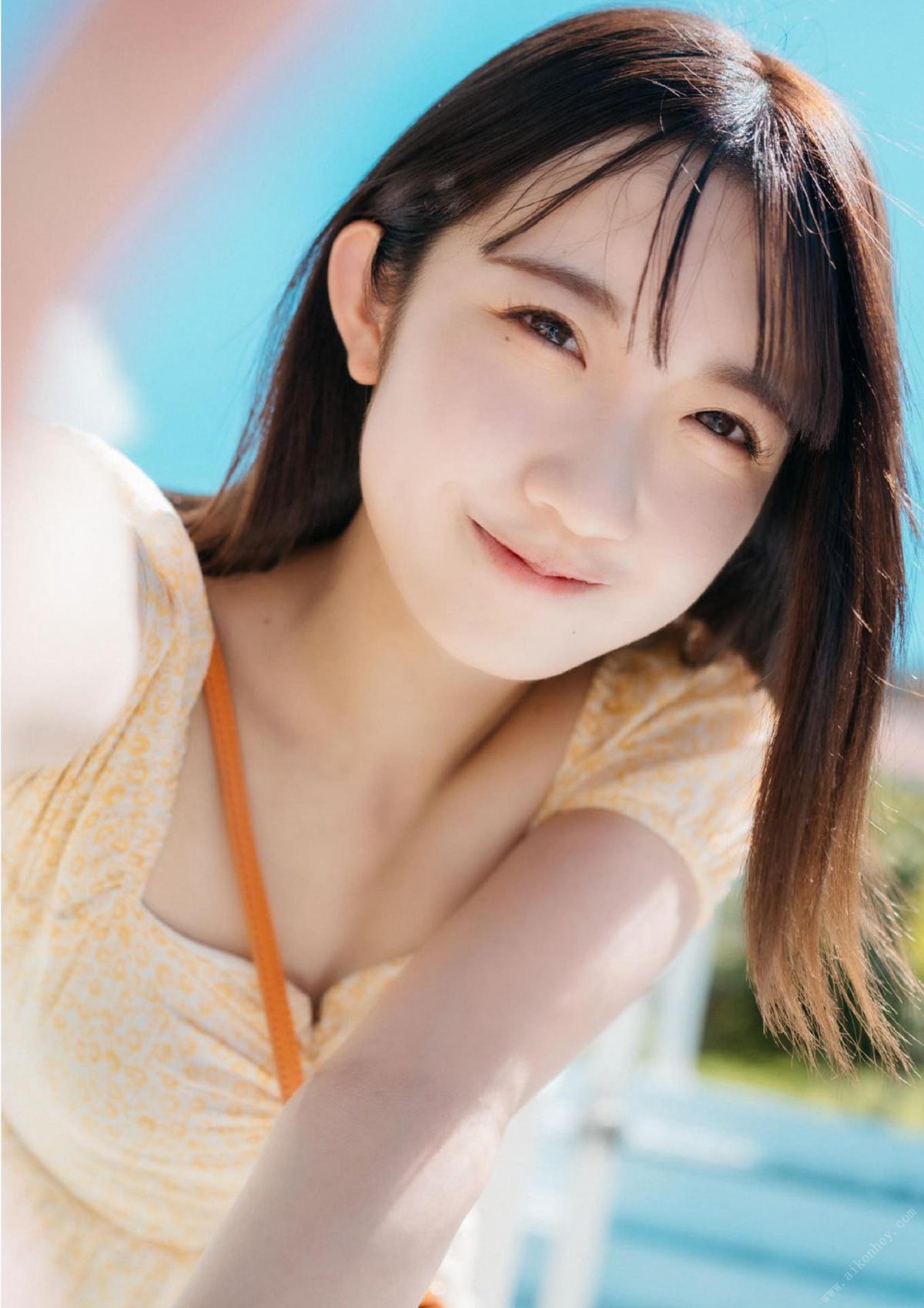 Photobook Momo Taiga 大河もも Vibrant  2021 12 28 A 0068 7891408507.jpg