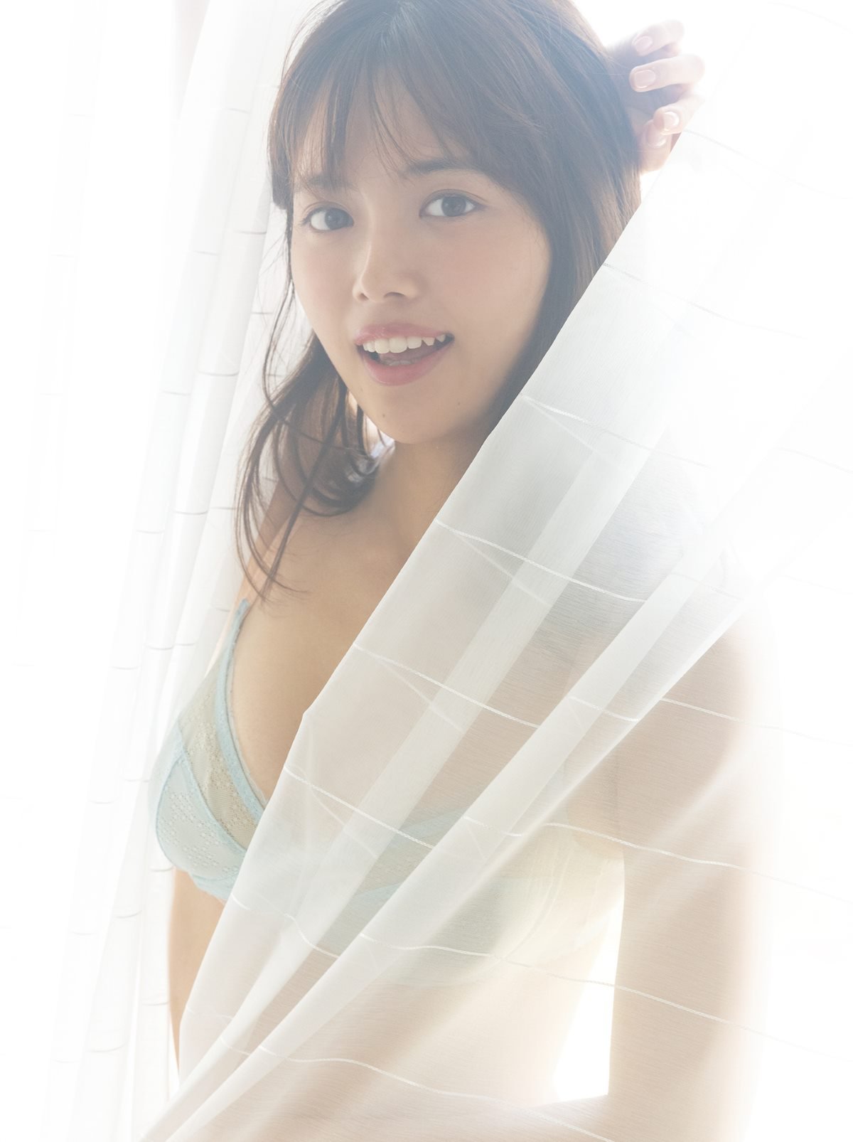 Photobook Hinami Mori 森日菜美 1st Photobook Lots of Mori もりだくさん 2022 02 23 A 0068 0783776238.jpg