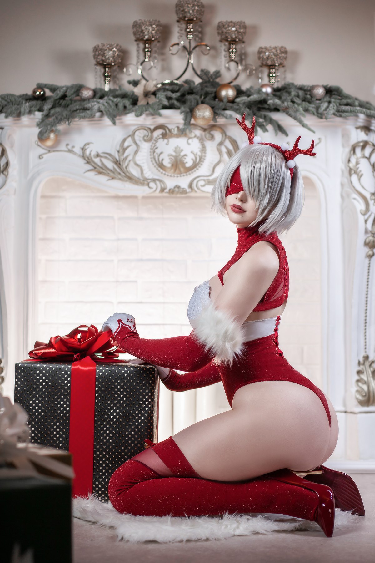 Coser@Sayathefox Santa 2B 0004 3676562646.jpg