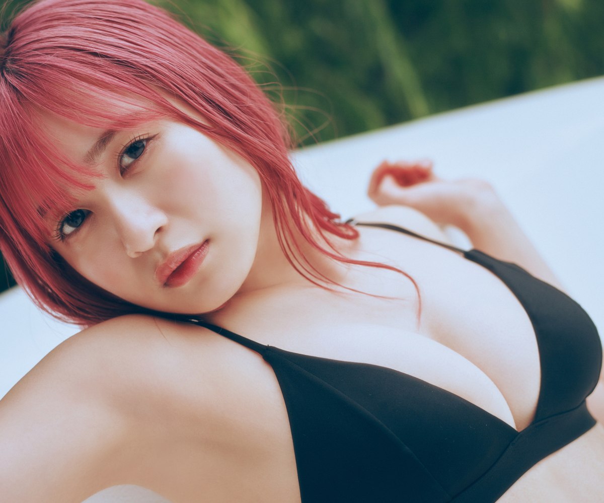 Digital limited デジタル限定 2023 07 03 Hayakawa Nagisa 早川渚紗 Tsuyu na Pink Dark Weekly Pre Photo Book 0024 6184236717.jpg