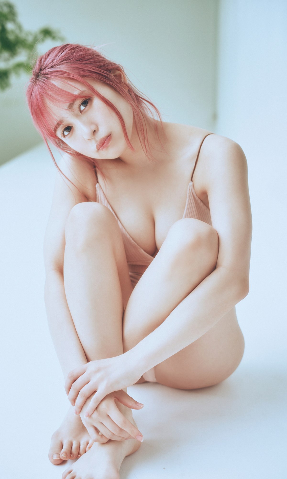 Digital limited デジタル限定 2023 07 03 Hayakawa Nagisa 早川渚紗 Tsuyu na Pink Dark Weekly Pre Photo Book 0032 7892259551.jpg