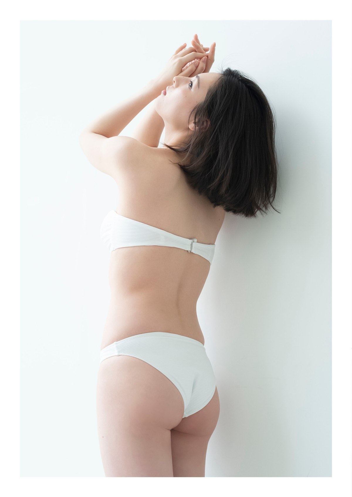 YJ Photobook 2023 07 06 Iori Sagara 相楽伊織 Marguerite 0004 8581722272.jpg