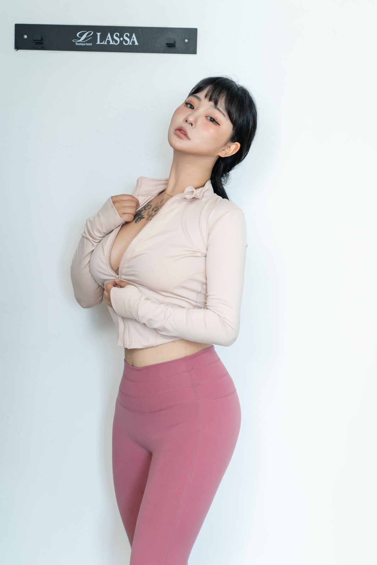 Jeon Bo Yeon 전보연 Nude Leggings 0007 1918975454.jpg