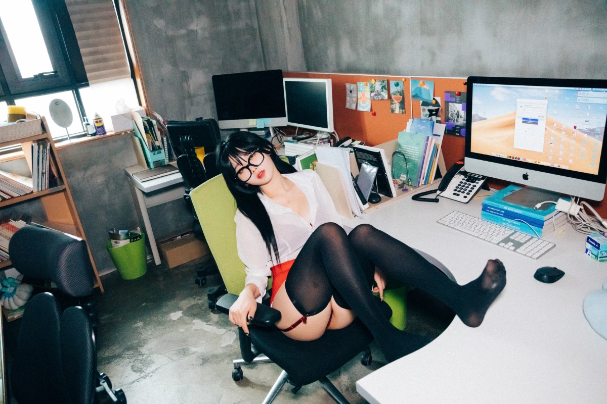 Loozy Zia 지아 Office slave B 0018 8879557460.jpg