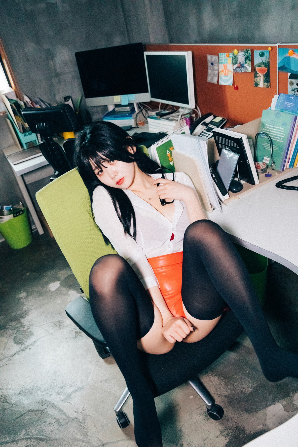 Loozy Zia 지아 Office slave B 0084 6585122833.jpg