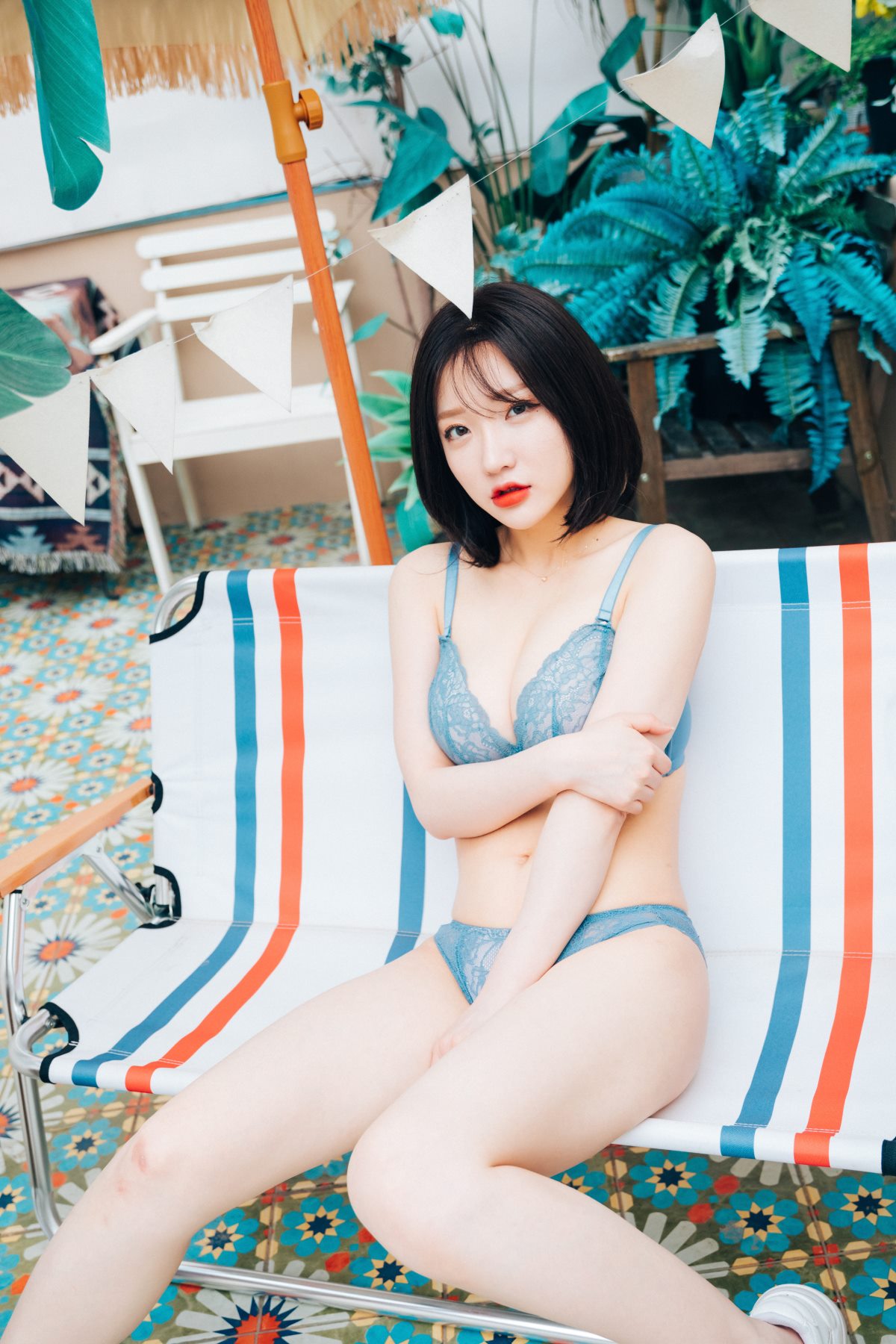 Loozy Summer Caravan Son Ye Eun 손예은 0028 2420155491.jpg