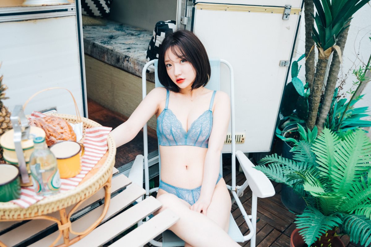 Loozy Summer Caravan Son Ye Eun 손예은 0053 1005974927.jpg