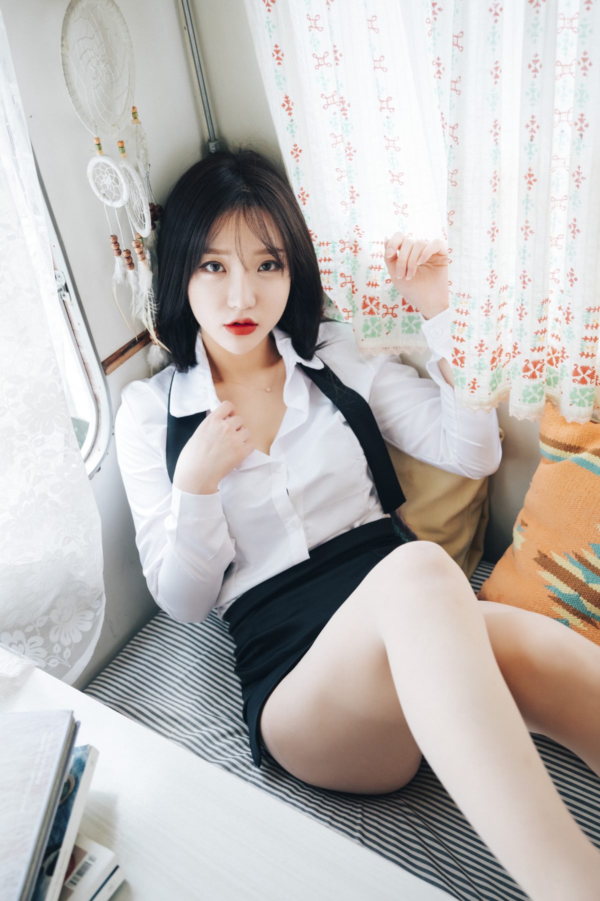 Loozy Officegirls Vacation Vol 2 Son Ye Eun 손예은 0004 0405177454.jpg