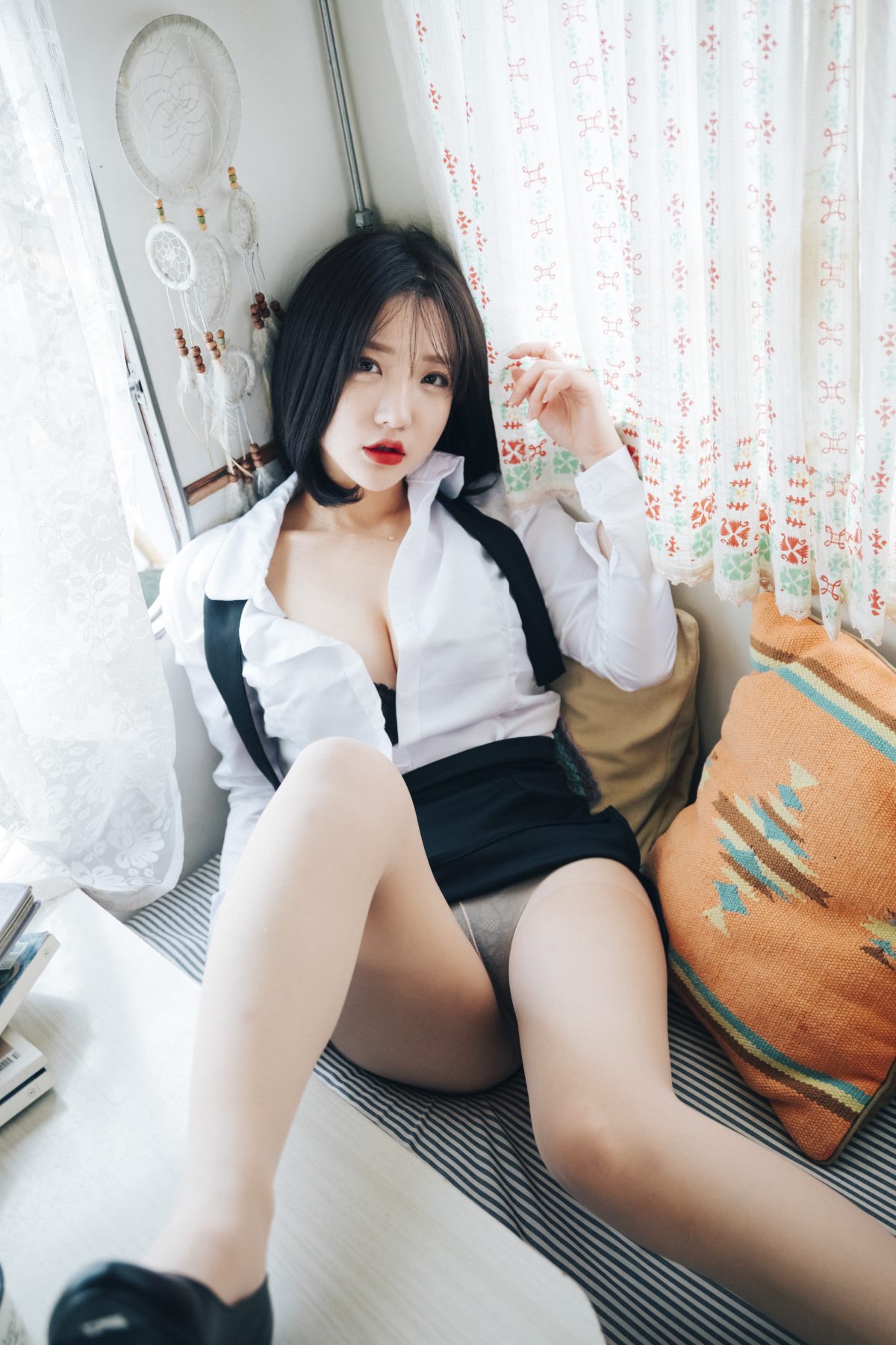 Loozy Officegirls Vacation Vol 2 Son Ye Eun 손예은 0005 4569723893.jpg