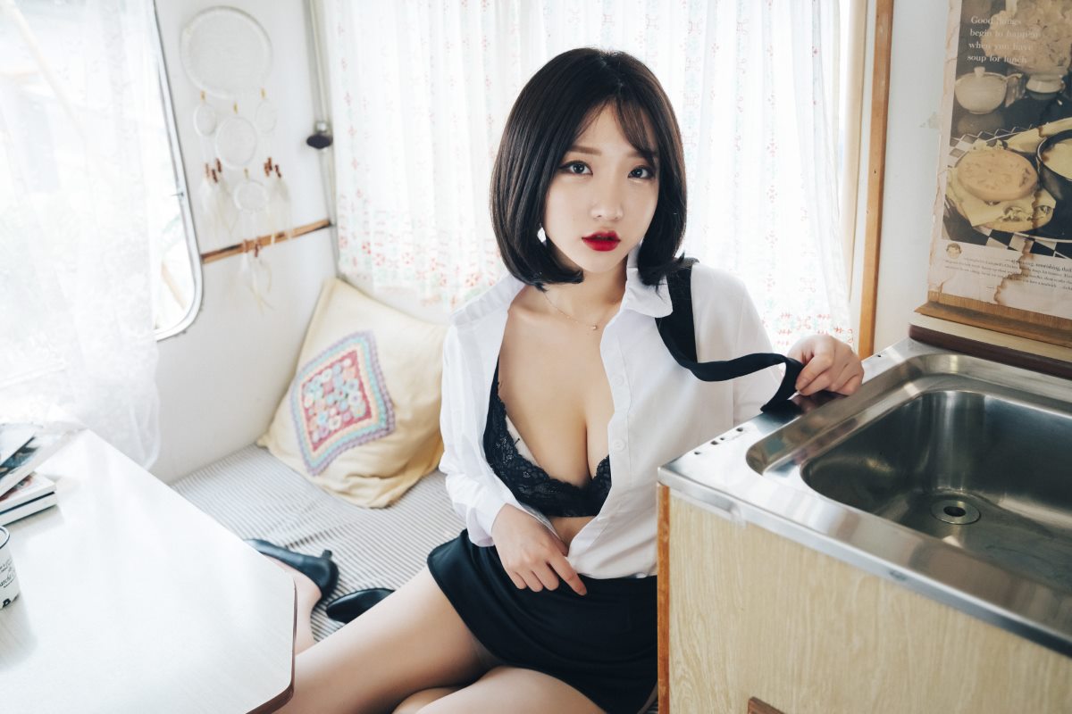 Loozy Officegirls Vacation Vol 2 Son Ye Eun 손예은 0011 7349095119.jpg