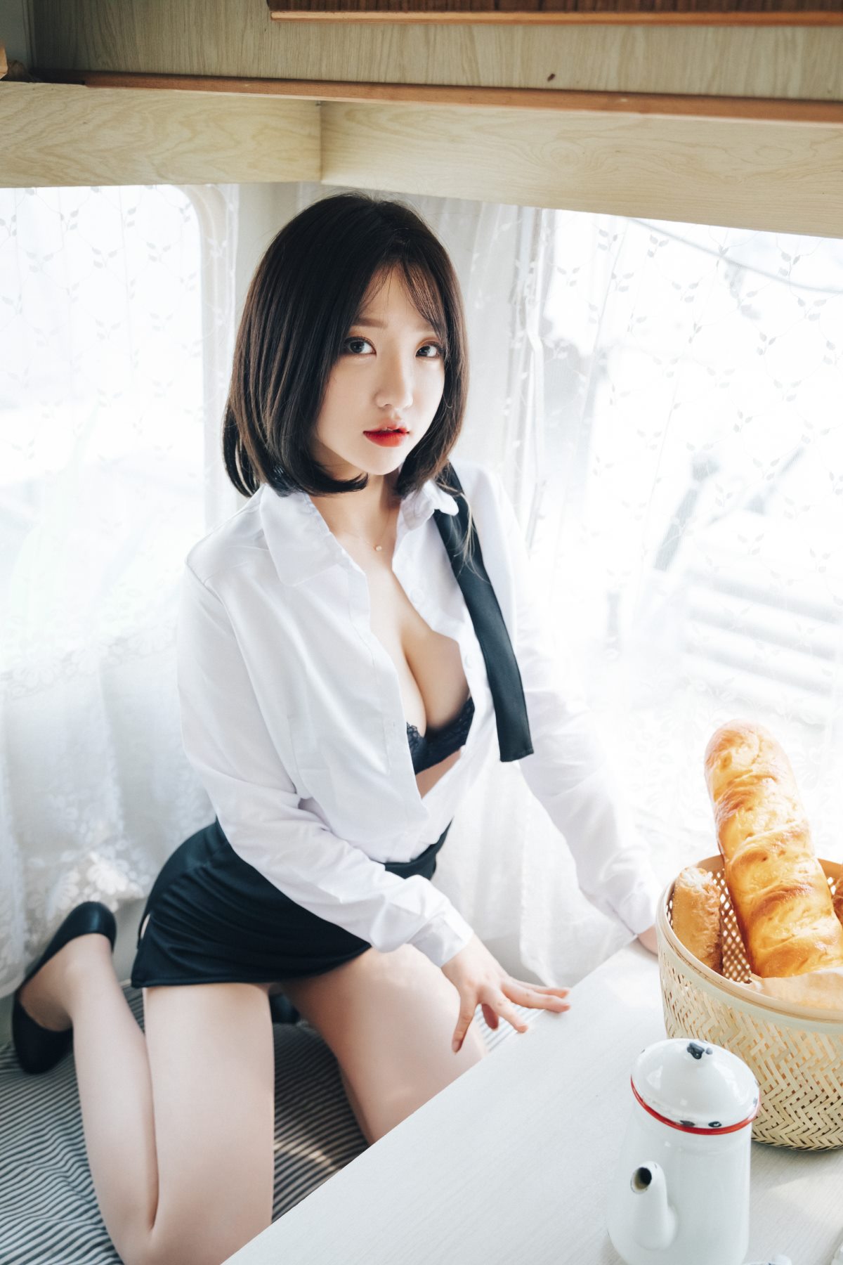 Loozy Officegirls Vacation Vol 2 Son Ye Eun 손예은 0017 5524753364.jpg