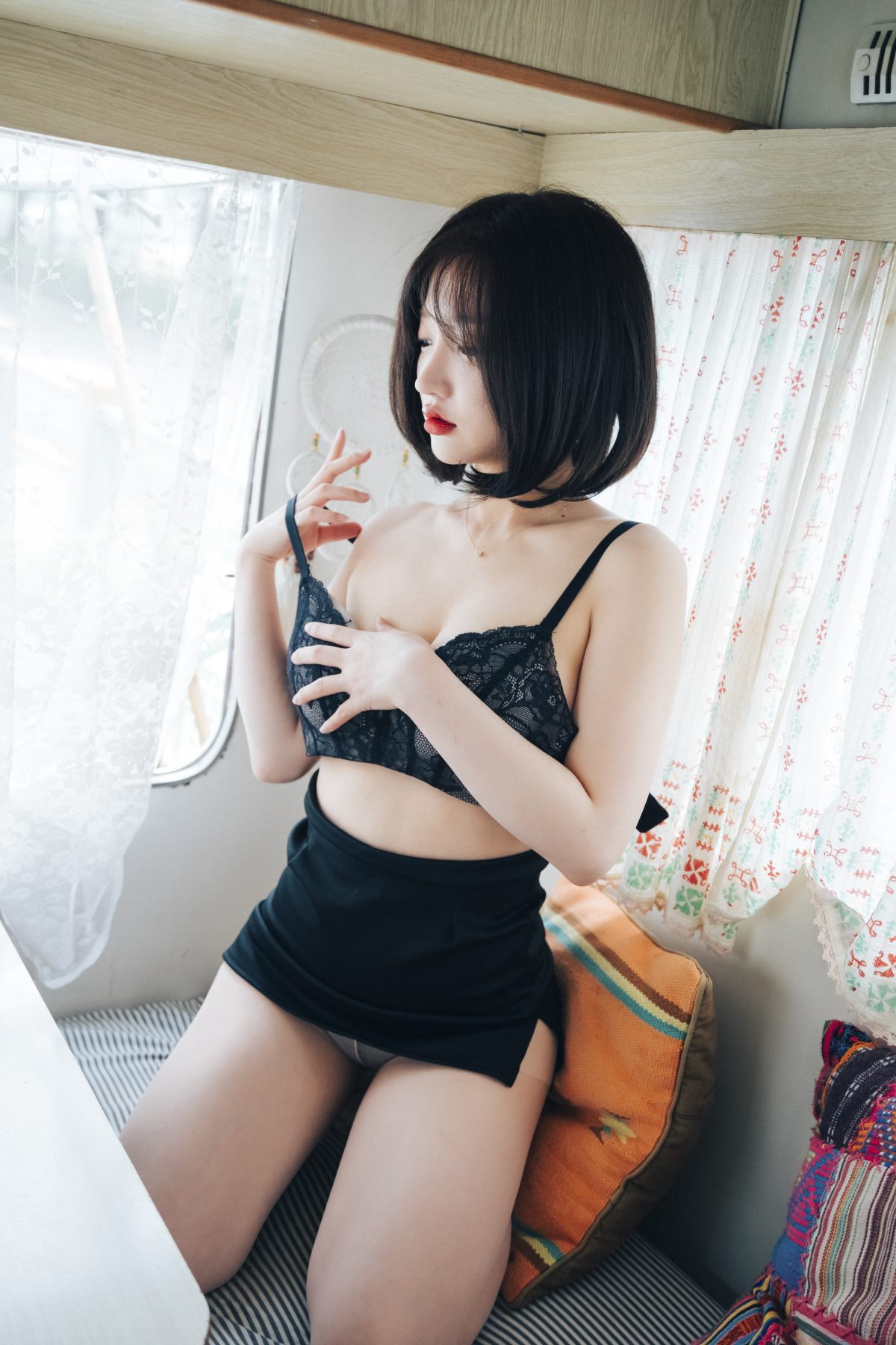 Loozy Officegirls Vacation Vol 2 Son Ye Eun 손예은 0037 3304402382.jpg