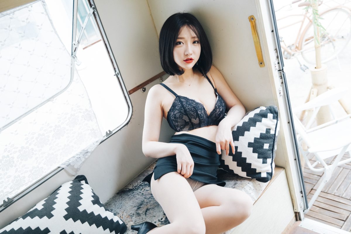 Loozy Officegirls Vacation Vol 2 Son Ye Eun 손예은 0061 2838942275.jpg